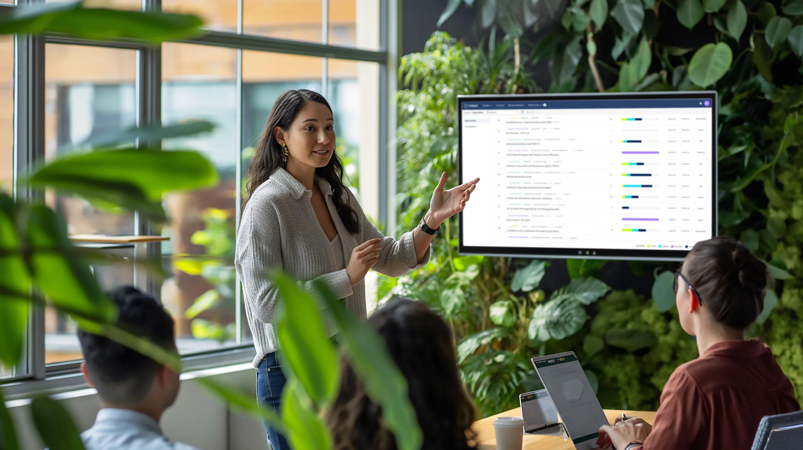Lady presenting in an office